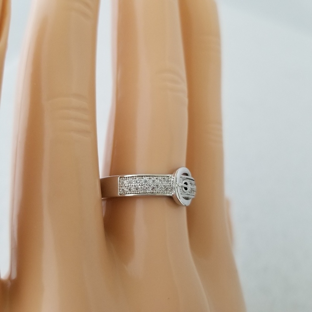 18k Pave Buckle Ring - Picture 8 of 8